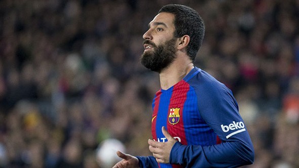 Arda Turan idmanda krampon fırlattı