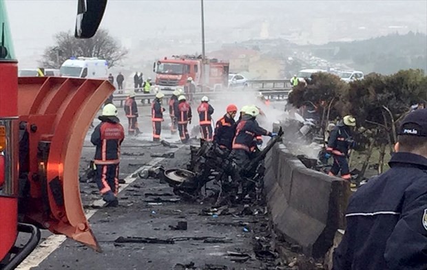 İstanbul'daki helikopter kazasından ilk görüntüler