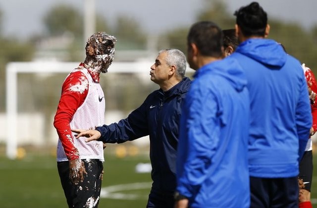 Eto'o'yu çıldırtan doğum günü şakası