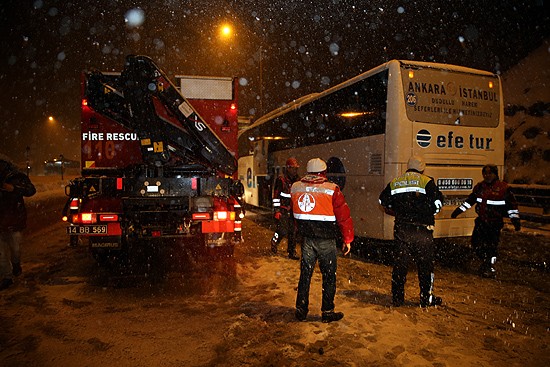 Kütahya'da zincirleme kaza: 2 ölü, 13 yaralı