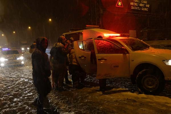 Kütahya'da zincirleme kaza: 2 ölü, 13 yaralı