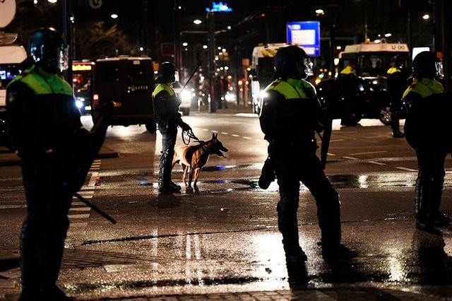 Rotterdam Belediye Başkanı'na skandalın hesabı soruldu