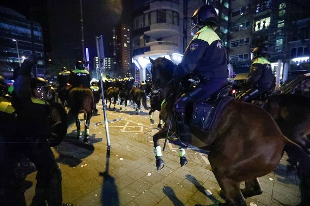 Rotterdam Belediye Başkanı'na skandalın hesabı soruldu