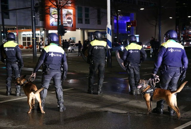 Rotterdam Belediye Başkanı'na skandalın hesabı soruldu