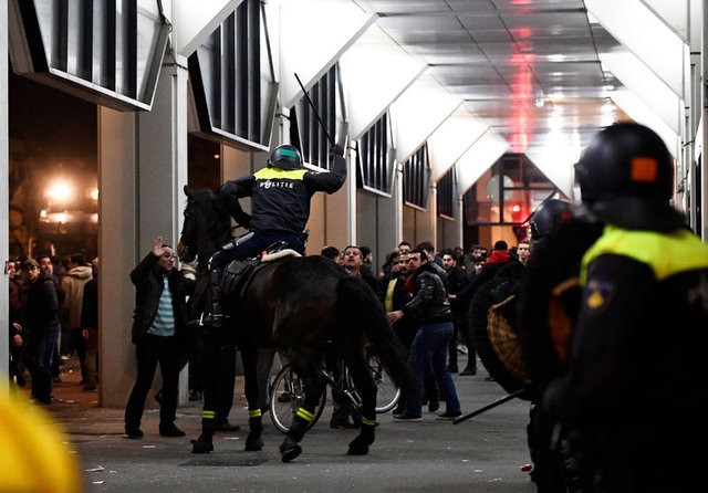 Rotterdam Belediye Başkanı'na skandalın hesabı soruldu