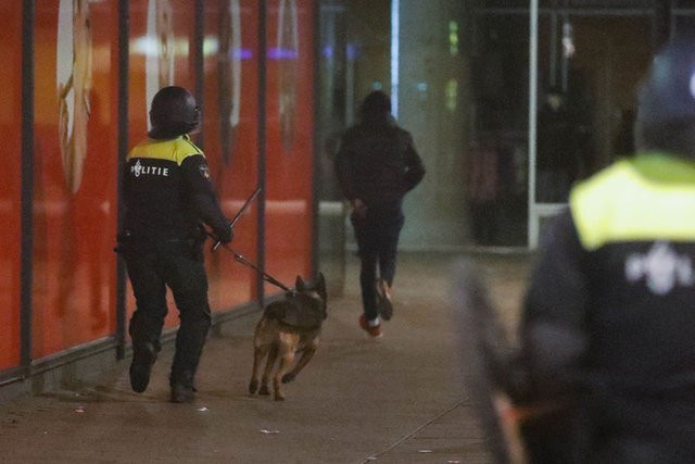 Rotterdam Belediye Başkanı'na skandalın hesabı soruldu