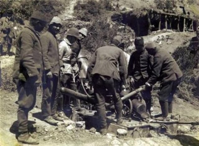 TSK, Çanakkale Zaferi'ne ait fotoğraflar paylaştı