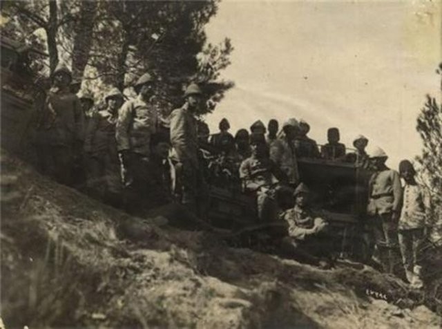 TSK, Çanakkale Zaferi'ne ait fotoğraflar paylaştı