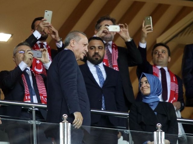 Erdoğan'dan Milli Takım'a moral dopingi