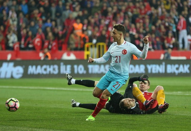 Emre Mor sosyal medyayı salladı!