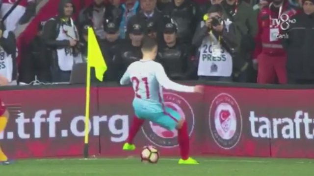 Emre Mor sosyal medyayı salladı!