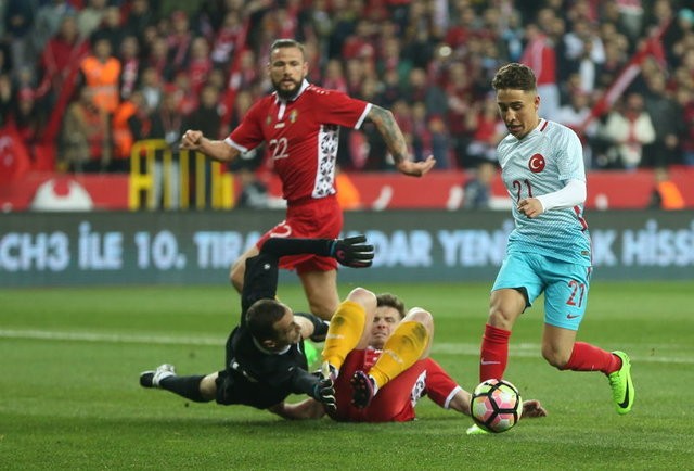 Emre Mor sosyal medyayı salladı!