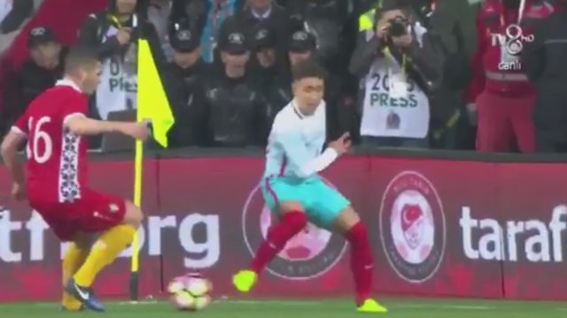 Emre Mor sosyal medyayı salladı!