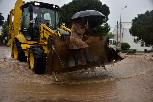 Bodrum'da sağanak sele neden oldu