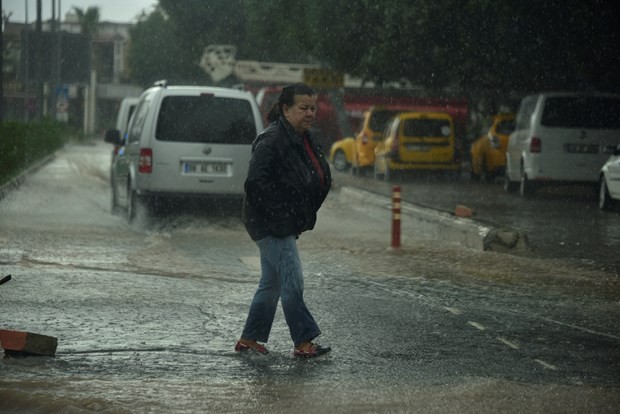 Bodrum'da sağanak sele neden oldu