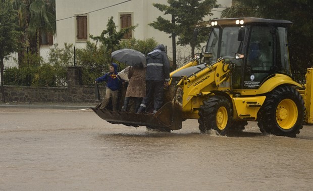 Bodrum'da sağanak sele neden oldu