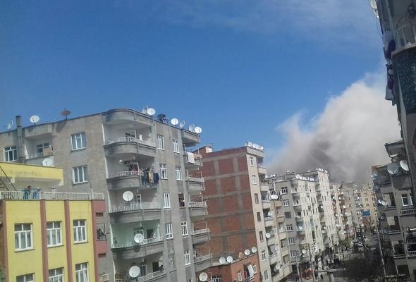 Diyarbakır'da şiddetli patlama