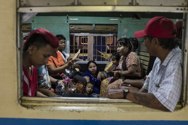 Myanmar'da su festivalinde, 285 ölü