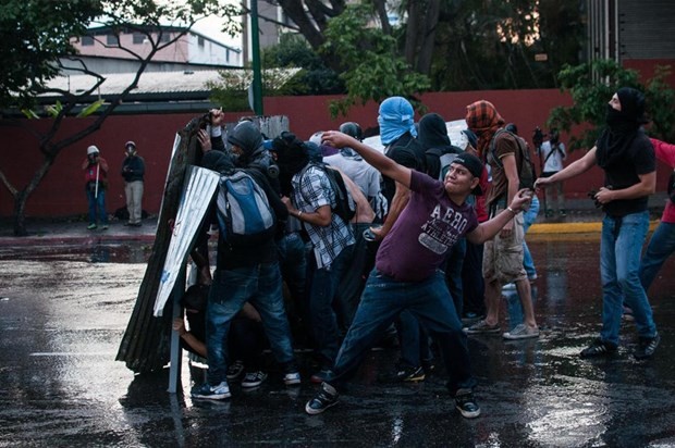 Venezuella'da protesto gösterilerinde 7 ölü