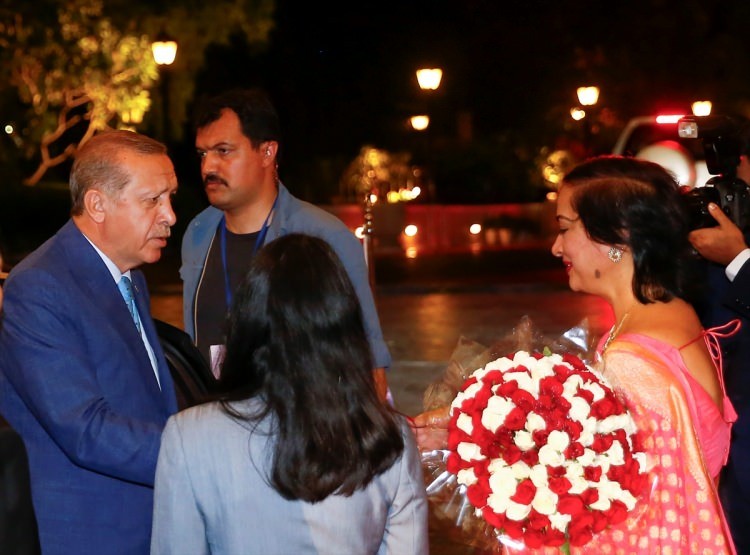 Erdoğan'a Hindistan'da coşkulu karşılama