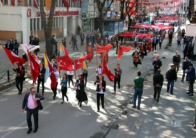 19 Mayıs bayramı tüm yurtta coşkuyla kutlandı