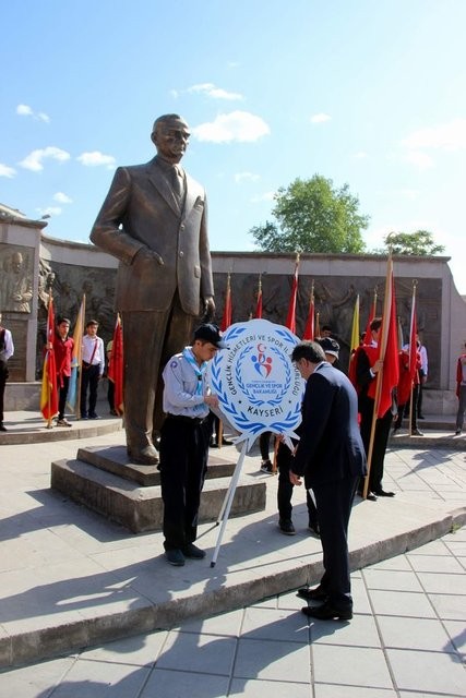 19 Mayıs bayramı tüm yurtta coşkuyla kutlandı