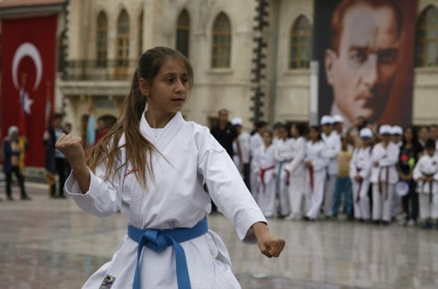 19 Mayıs bayramı tüm yurtta coşkuyla kutlandı