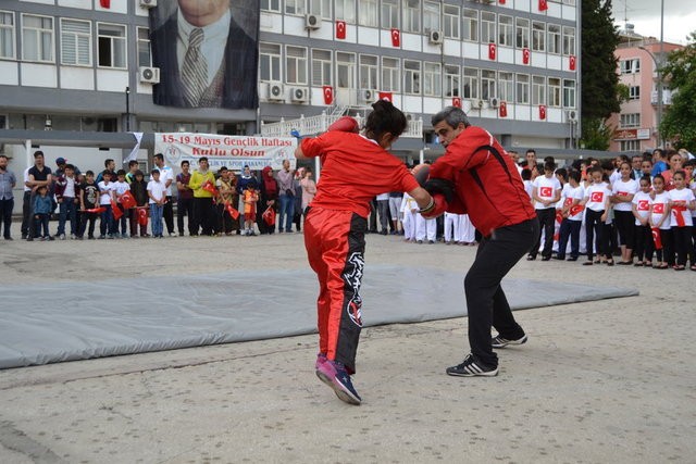 19 Mayıs bayramı tüm yurtta coşkuyla kutlandı