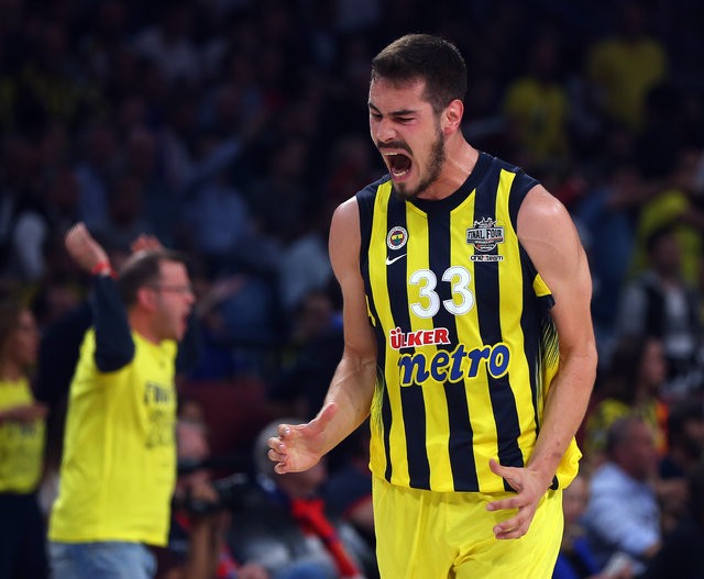 Fenerbahçeli basketbolcular tarihi zaferi böyle değerlendirdi