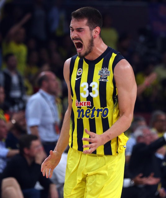 Fenerbahçeli basketbolcular tarihi zaferi böyle değerlendirdi