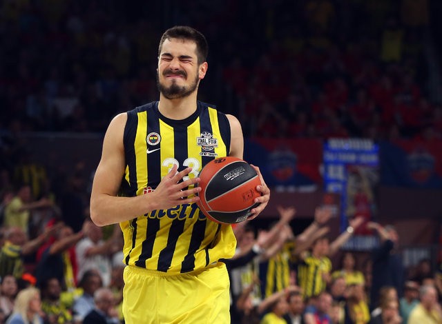 Fenerbahçeli basketbolcular tarihi zaferi böyle değerlendirdi