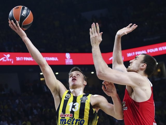 Fenerbahçeli basketbolcular tarihi zaferi böyle değerlendirdi