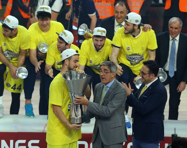 Fenerbahçeli basketbolcular tarihi zaferi böyle değerlendirdi