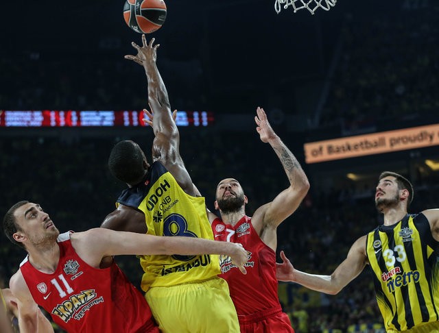 Fenerbahçeli basketbolcular tarihi zaferi böyle değerlendirdi