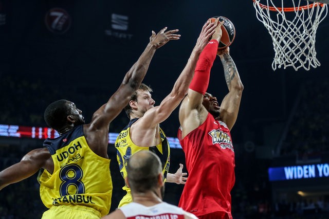 Fenerbahçeli basketbolcular tarihi zaferi böyle değerlendirdi