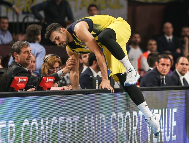 Fenerbahçeli basketbolcular tarihi zaferi böyle değerlendirdi