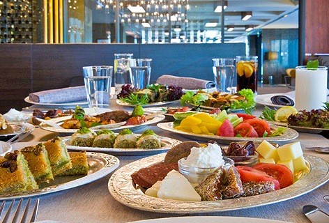 Sağlıklı bir iftar nasıl olmalı