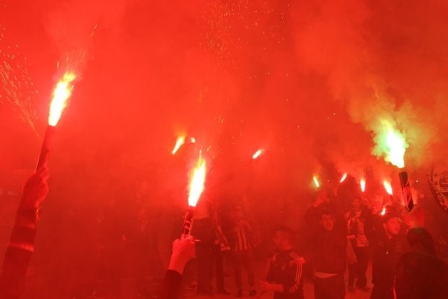 Beşiktaş'ın şampiyonluğu tüm yurtta kutlanıyor