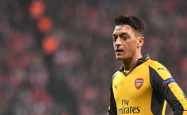 Mesut Özil'den 200 bin TL'lik evlilik teklifi