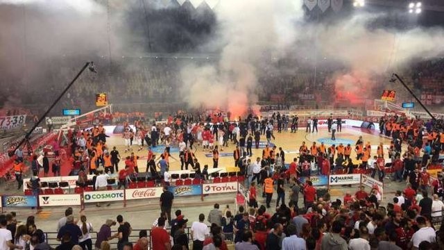 Pana, Olympiakos'un sahasında şampiyon oldu ortalık karıştı!