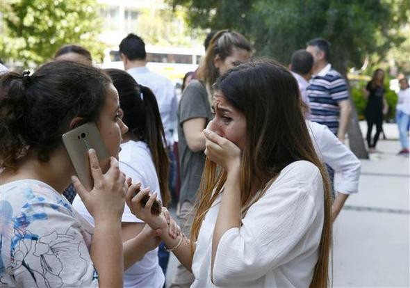 Deprem sonrası vatandaş sokağa döküldü