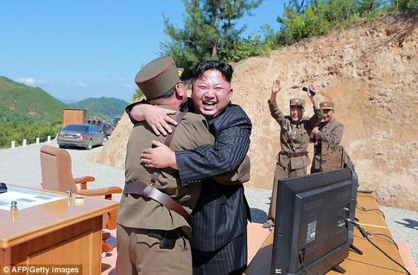 Kim Jong-un'un sır gibi sakladığı eşi ortaya çıktı!