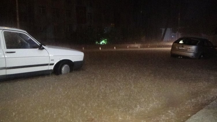 Çanakkale'de yaşanan sel felaketinin görüntüleri