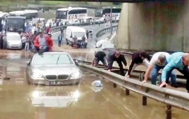 Sosyal medyada 'sel' geyikleri! Metro bekliyordum İDO geldi