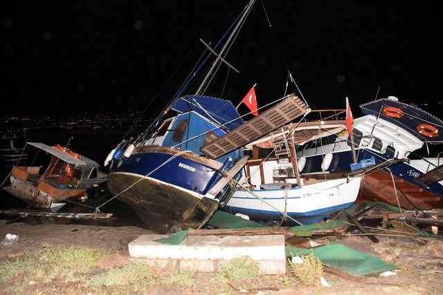 Bodrum'da bulunan ünlü isimlerin deprem paylaşımları