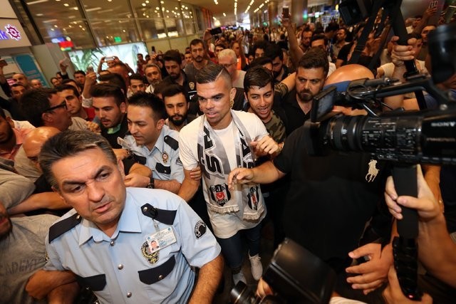 Beşiktaş'ın yeni yıldızı Pepe İstanbul'da