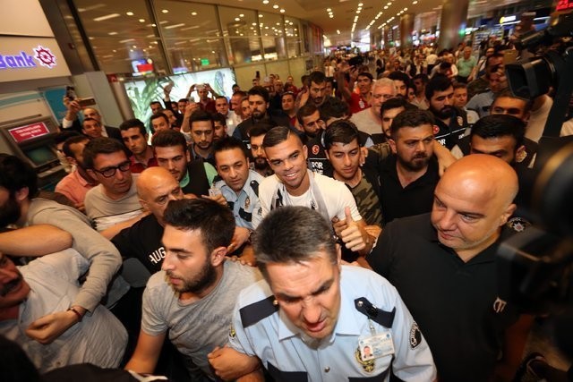 Beşiktaş'ın yeni yıldızı Pepe İstanbul'da