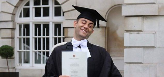 Cambridge'i birincilikle bitiren görme engelli Iraklı gencin Bağdat'tan baroya yolculuğu