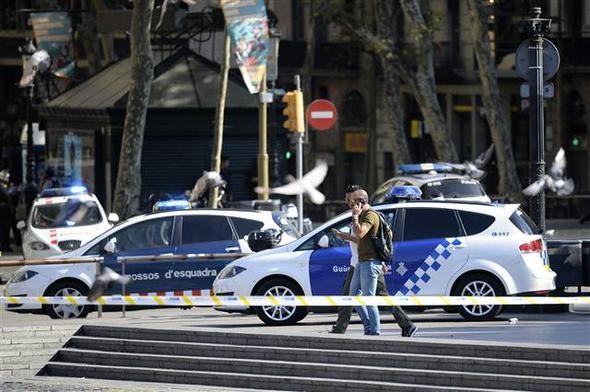 Barcelona'daki terör saldırısından ilk görüntüler