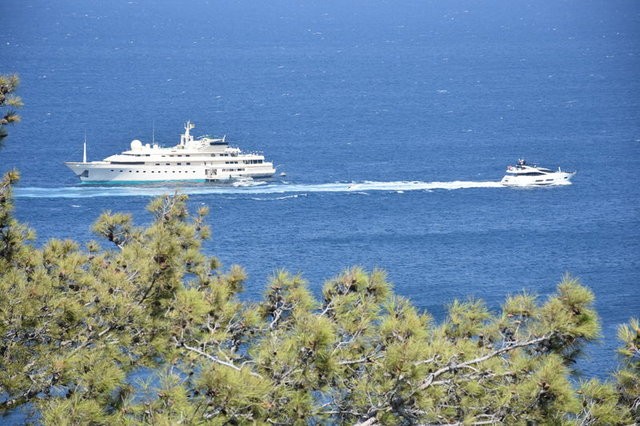 Spor araba görünümlü lüks yat Marmaris'te